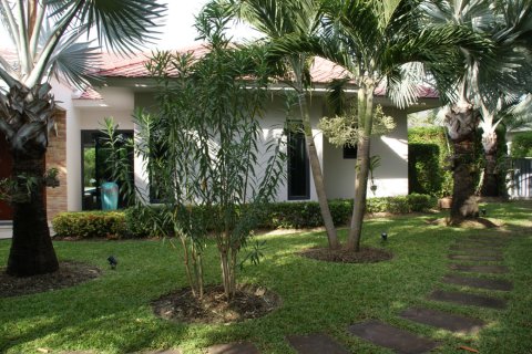 Casa de 3 dormitorios en Hua Hin, Tailandia № 180999 - foto 6
