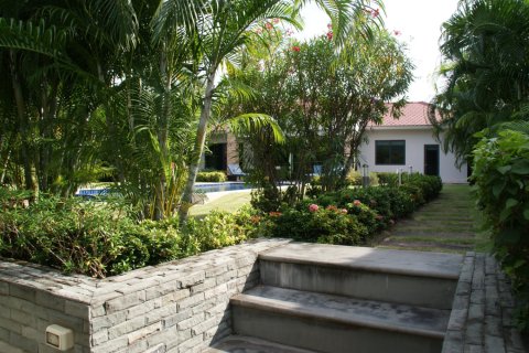 Casa de 3 dormitorios en Hua Hin, Tailandia № 180999 - foto 21