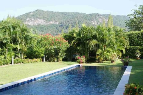 Casa de 3 dormitorios en Hua Hin, Tailandia № 180999 - foto 2