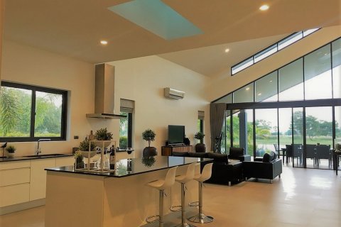 Casa de 4 dormitorios en Hua Hin, Tailandia № 181000 - foto 9