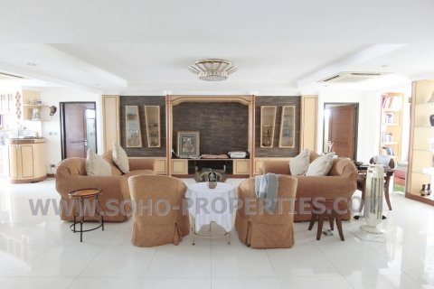 Eigentumswohnung in Bangkok, Thailand, 3 Schlafzimmer  № 143911 - Foto 2