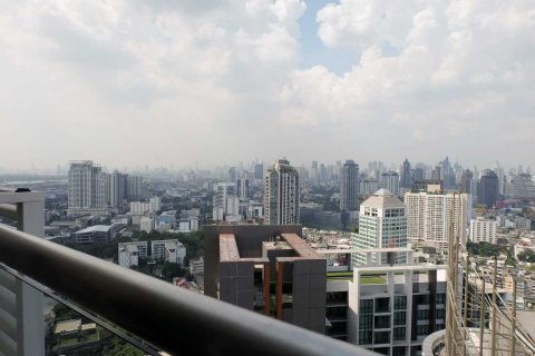 Condominio de 2 dormitorios en Phra Khanong, Bangkok, Tailandia № 143913 - foto 7