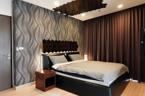 Condominio de 2 dormitorios en Phra Khanong, Bangkok, Tailandia № 143913 - foto 3