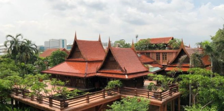 House in Bangkok, Thailand 6 bedrooms № 193850