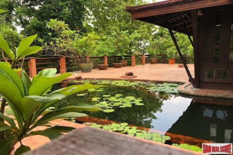 House in Bangkok, Thailand 6 bedrooms № 193850 - photo 3