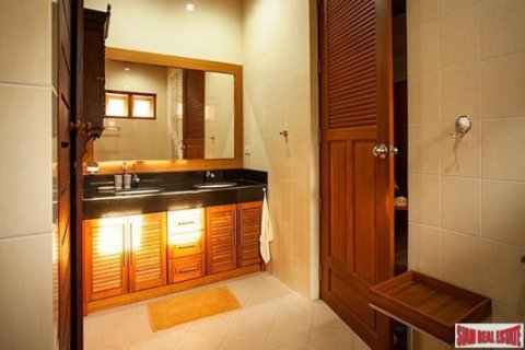 Chalet de 4 dormitorios en Hua Hin, Tailandia № 193852 - foto 4