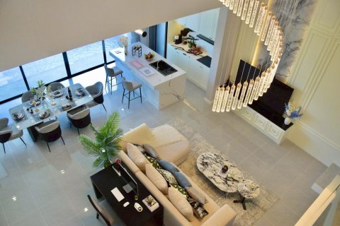 Chalet de 4 dormitorios en Bang Lamung, Tailandia № 170043 - foto 10