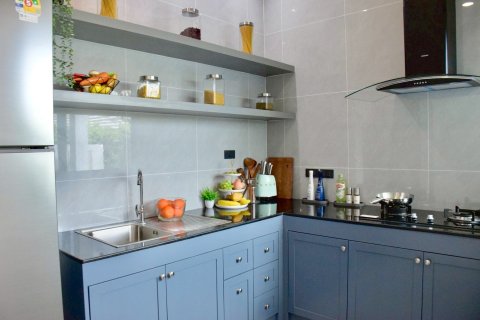 Chalet de 4 dormitorios en Bang Lamung, Tailandia № 170043 - foto 9