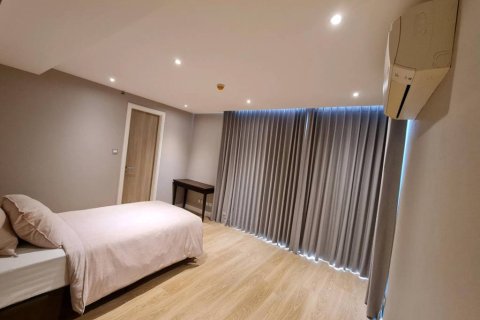 Condominio de 4 dormitorios en Bangkok, Tailandia № 173016 - foto 10