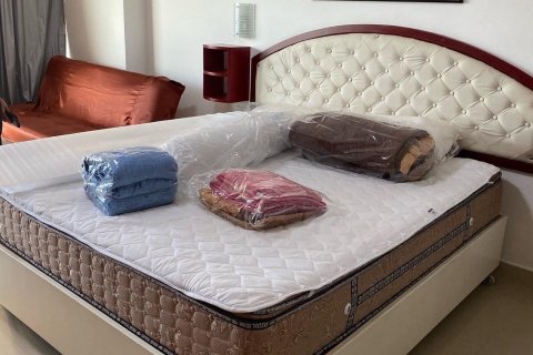 Studio dans le Condo à Pattaya, Thaïlande  № 205357