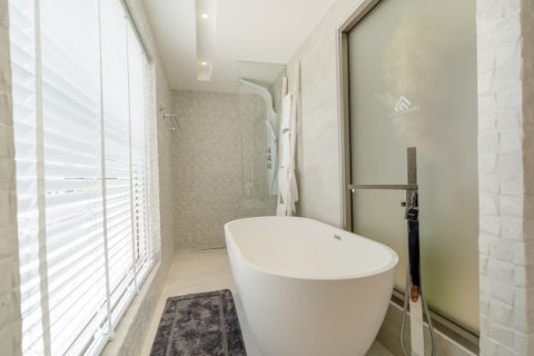 Chalet de 3 dormitorios en Phuket, Tailandia № 191205 - foto 30