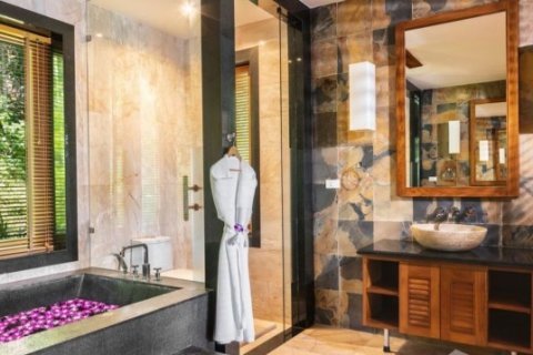 Chalet de 5 dormitorios en Surin Beach, Tailandia № 191210 - foto 16