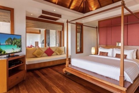 Chalet de 5 dormitorios en Surin Beach, Tailandia № 191210 - foto 13
