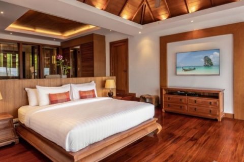 Chalet de 5 dormitorios en Surin Beach, Tailandia № 191210 - foto 17