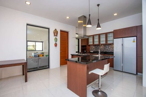 Chalet de 3 dormitorios en Chiang Mai, Tailandia № 175566 - foto 8