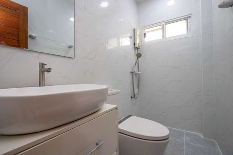 Casa de 3 dormitorios en Chiang Mai, Tailandia № 175567 - foto 12