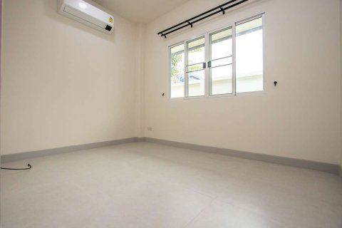 Casa de 3 dormitorios en Chiang Mai, Tailandia № 175567 - foto 11