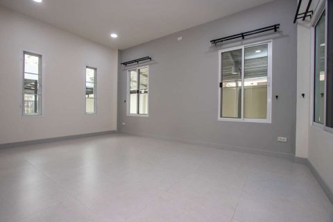 Casa de 3 dormitorios en Chiang Mai, Tailandia № 175567 - foto 10