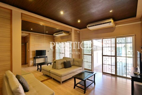 House in Pattaya, Thailand 2 bedrooms № 198586