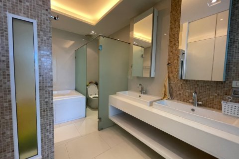 Apartamento de 2 habitaciones en Pattaya, Tailandia № 134152 - foto 3