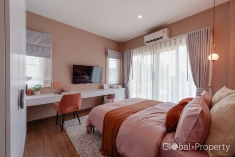 Casa de 4 dormitorios en Rayong, Tailandia № 135340 - foto 17