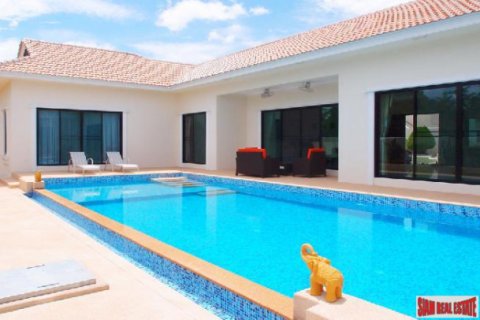 Chalet de 4 dormitorios en Pattaya, Tailandia № 202705