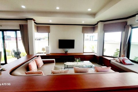 House in Pattaya, Thailand 3 bedrooms № 152477 - photo 9