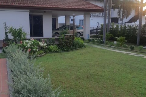 House in Pattaya, Thailand 3 bedrooms № 152477 - photo 23