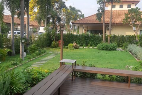 House in Pattaya, Thailand 3 bedrooms № 152477 - photo 24