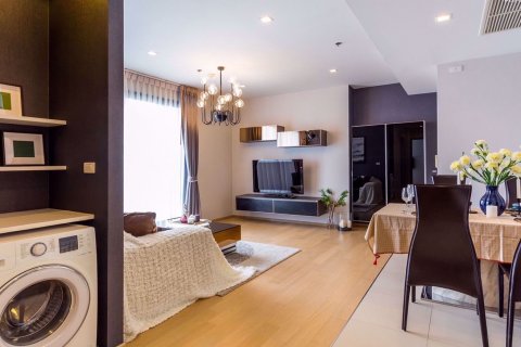 Condominio de 2 dormitorios en Watthana, Bangkok, Tailandia № 48041 - foto 10