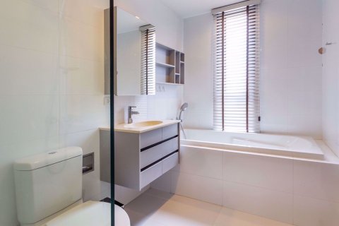 Condominio de 2 dormitorios en Watthana, Bangkok, Tailandia № 48041 - foto 22