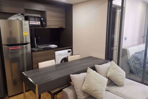 Condominio de 1 dormitorio en Pathum Wan, Bangkok, Tailandia № 48047 - foto 2