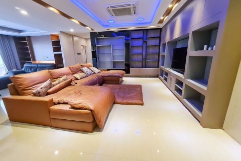 Condo in Watthana, Bangkok, Thailand, 2 bedrooms  № 47599