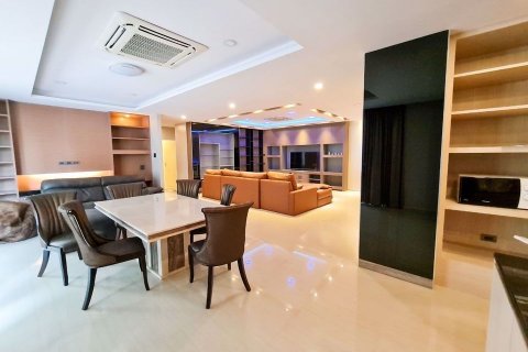 Condo in Watthana, Bangkok, Thailand, 2 bedrooms № 47599 - photo 2