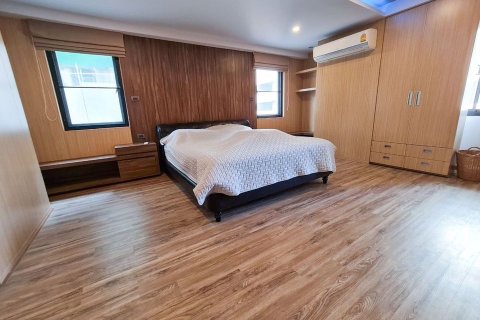 Condo in Watthana, Bangkok, Thailand, 2 bedrooms № 47599 - photo 5
