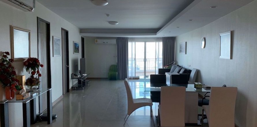 Condo à Bangkok, Thaïlande, 3 chambres à Supalai River Resort  № 47604