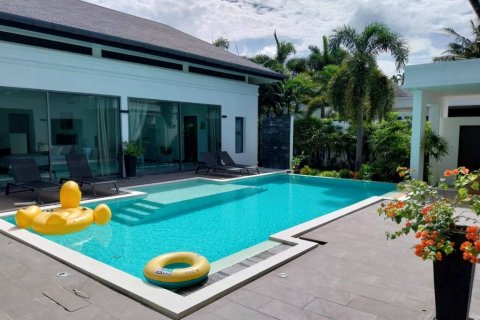 Villa in Phuket, Thailand 4 Schlafzimmer № 117380