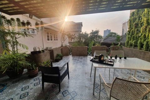 Townhouse à Bangkok, Thaïlande 4 chambres № 143036