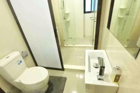 Condominio de 2 dormitorios en Ratchathewi, Bangkok, Tailandia № 50905 - foto 7