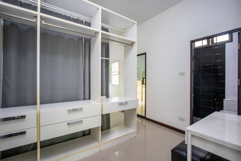 Casa de 3 dormitorios en Chiang Mai, Tailandia № 133391 - foto 9