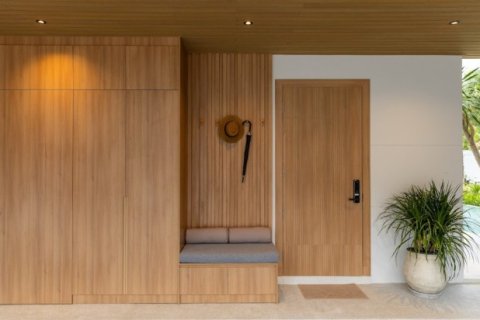 Chalet de 5 dormitorios en Chalong, Tailandia № 191082 - foto 3