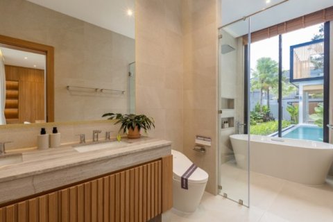 Chalet de 5 dormitorios en Chalong, Tailandia № 191082 - foto 14