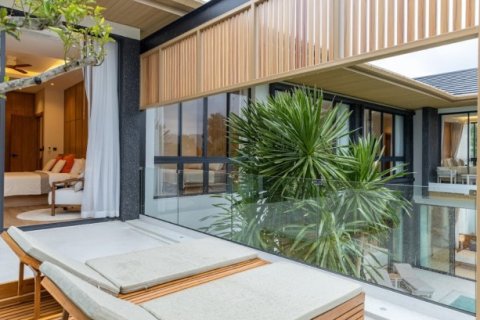 Chalet de 5 dormitorios en Chalong, Tailandia № 191082 - foto 12