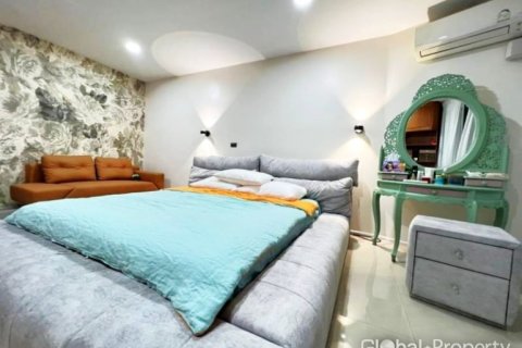 Condominio de 3 dormitorios en Pattaya, Tailandia № 113561 - foto 5