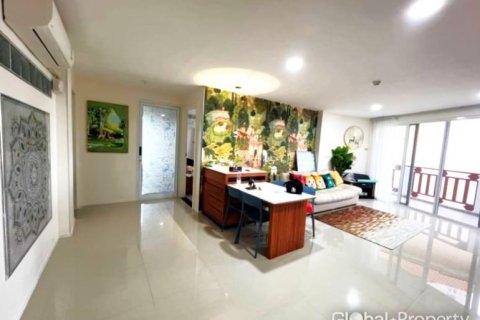 Condominio de 3 dormitorios en Pattaya, Tailandia № 113561 - foto 20