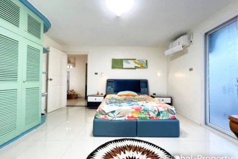 Condominio de 3 dormitorios en Pattaya, Tailandia № 113561 - foto 10