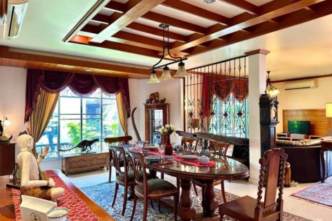 Casa de 6 dormitorios en Hang Dong, Tailandia № 155294 - foto 6