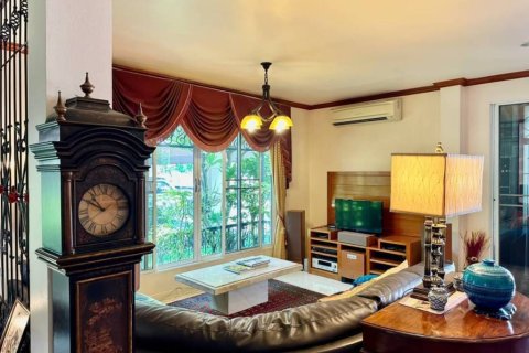 Casa de 6 dormitorios en Hang Dong, Tailandia № 155294 - foto 3