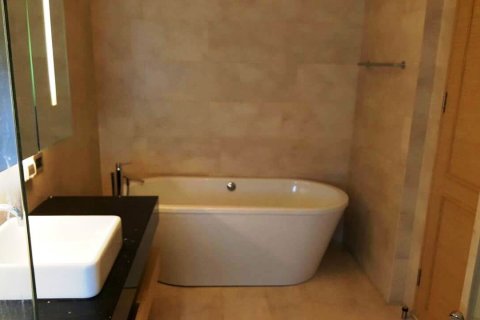 Condominio de 2 dormitorios en Bangkok, Tailandia № 68597 - foto 8