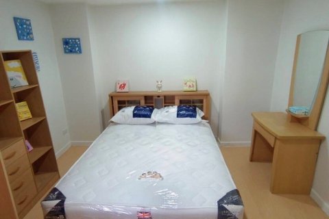 Condominio de 2 dormitorios en Khlong Toei, Bangkok, Tailandia № 173560 - foto 7